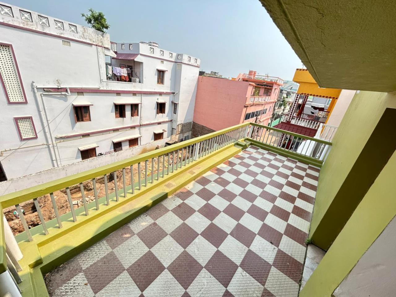 Shree Nivas Homestay Пури Экстерьер фото
